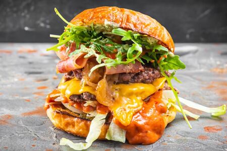 Бургер с беконом