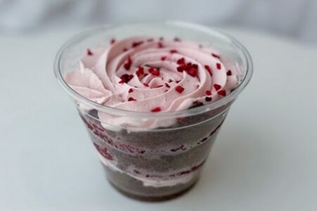 Пирожное Шоколадно-ягодное