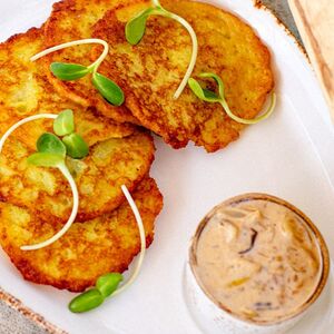 Драники с грибным соусом