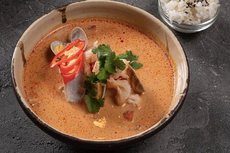 Том ям с морепродуктами 