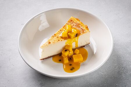 Чизкейк сливочный с манго маракуей