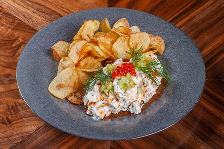 Риет из мурманского лосося с красной икрой 