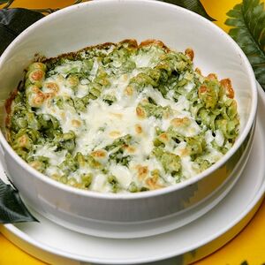 Макарошки с песто и сливочной моцареллой