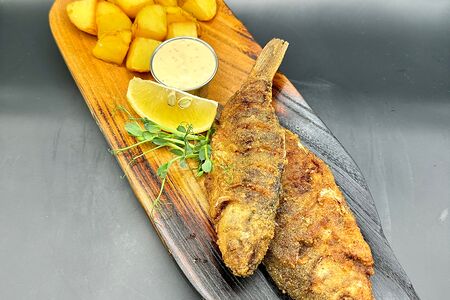 Карасики жареные с картошечкой и лучком