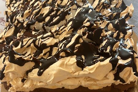 Торт бисквитный с меренгой