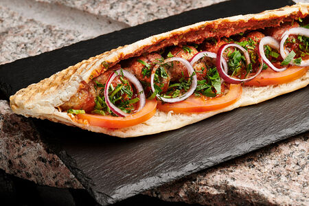 Люля-кебаб из баранины в хрустящей булке