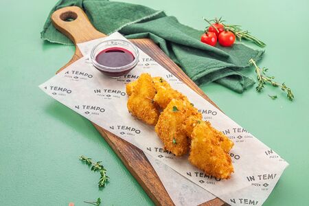 Жареный сыр Моцарелла