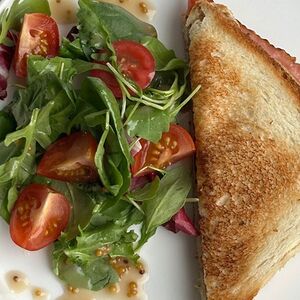 Сэндвич с омлетом