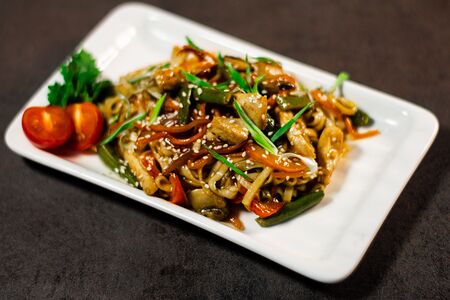 Удон с курицей