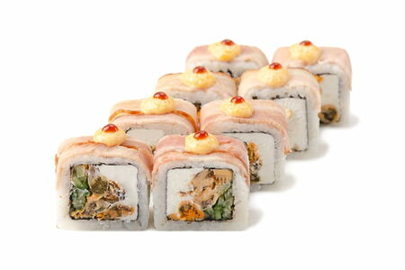 Запечённый ролл Бекоша с мидиями