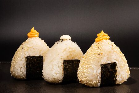 Онигири с креветкой