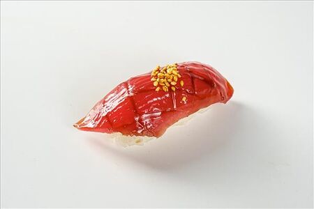 Суши с тунцом