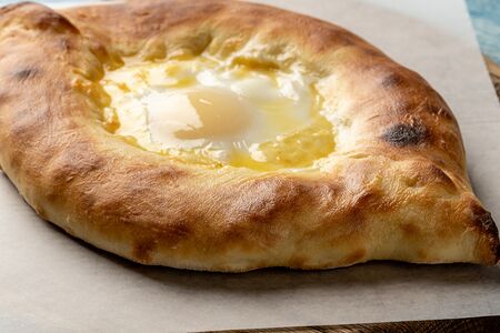 По-аджарски с сырными бортами