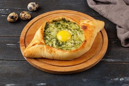 Хачапури по-аджарски со шпинатом