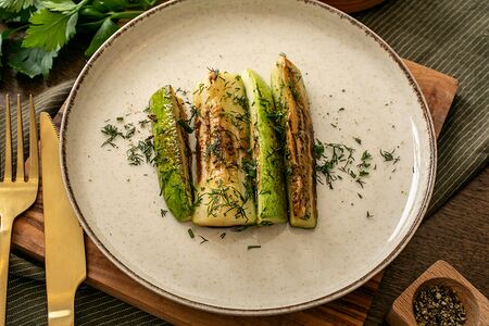 Кабачки жареные с травами