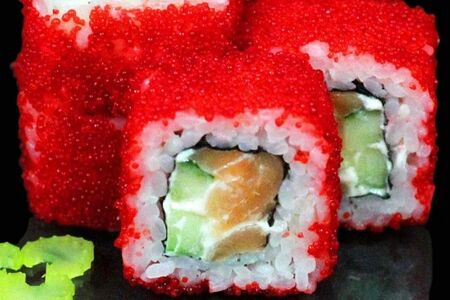 Ролл Калифорния с лососем