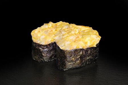 Гункан с гребешком