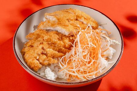 Кацудон из курицы с паровым рисом