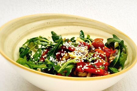 Салат с печёным перцем и шампиньонами