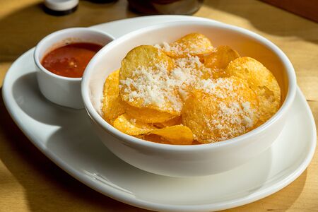 Чипсы с сальсой