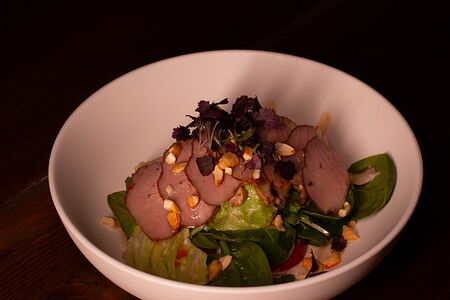 Салат из утки в ореховом соусе