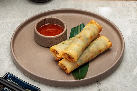 Спринг роллы со свининой и креветкой