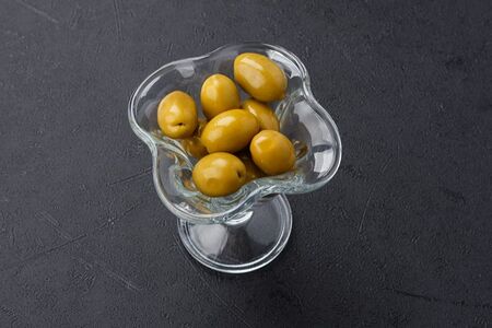 Зеленые оливки Гигант с косточкой