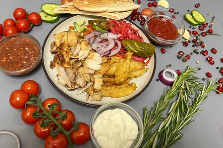 Шаверма на тарелке