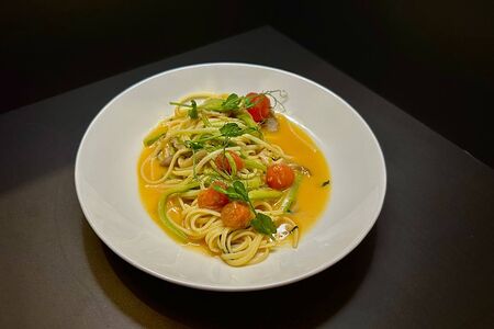 Спагетти с овощами в азиатском стиле 