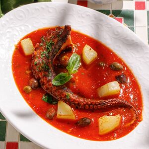 Осьминог в томатном соусе