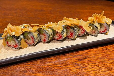 Угорь, авокадо и сливочный сыр