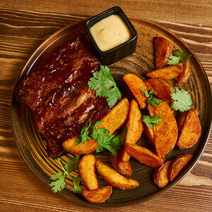 Свиные ребрышки с медово-горчичным соусом