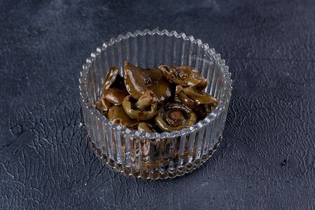 Соленые местные рыжики