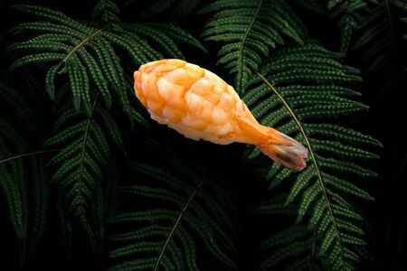 Суши с креветкой