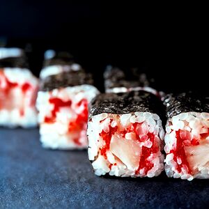 Ролл острый с гребешком