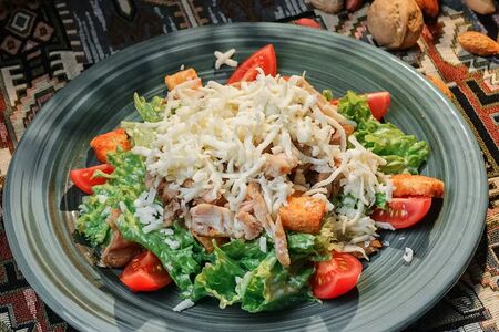 Салат с курочкой на мангале Цезаридзе