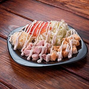 Салат Цезарь с курицей