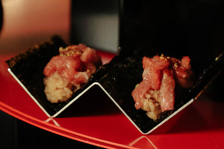 Хэнд-ролл с тунцом о-торо