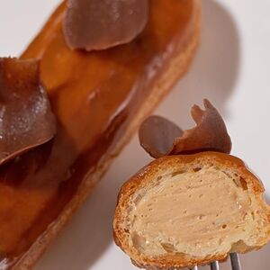 Эклер Карамельный