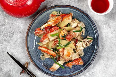 Камчатский краб с имбирем