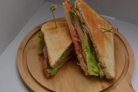 Сэндвич с ветчиной 