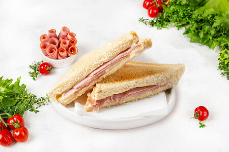 Клаб-сэндвич с ветчиной и сыром