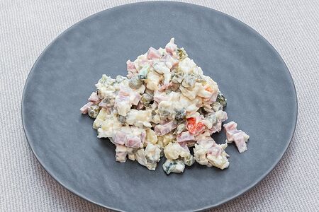 Оливье с ветчиной