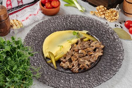 Бефстроганов