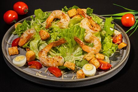 Салат Цезарь с креветкой