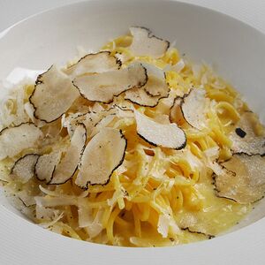 Спагетти с трюфелем и пармезаном