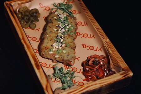 Ребра в медово-горчичном соусе