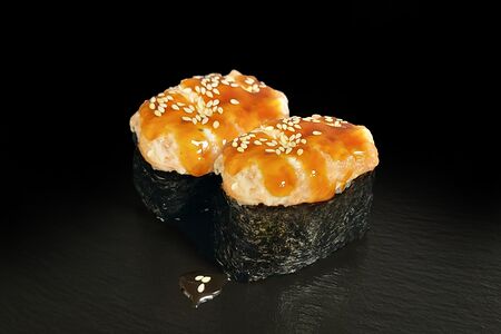 Гункан Сяке с лососем