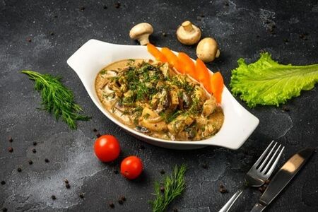 Куриное филе с грибами в сливочном соусе