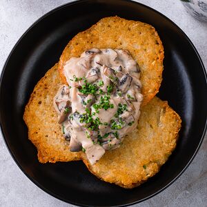 Драники с грибным соусом